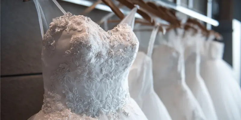 بهترین خشکشویی لباس عروس چگونه باید باشد؟
