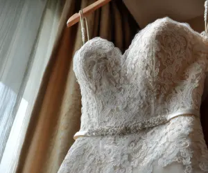 خدمات خشکشویی لباس عروس ارزان را کجا پیدا کنیم؟