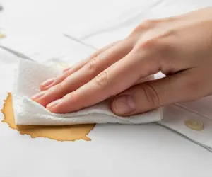 راهکار های پاک کردن لکه قهوه از روی لباس