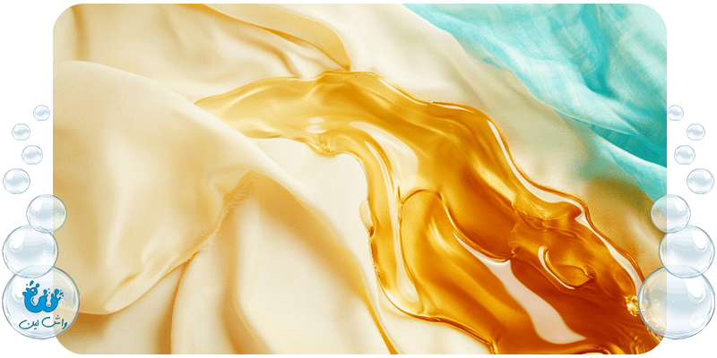 راهکارهای پاک کردن لکه عطر از لباس‌ها