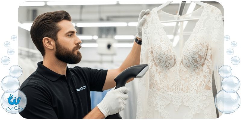 متخصص خشکشویی واش لین در حال سفیدشویی و لکه بری لباس عروس
